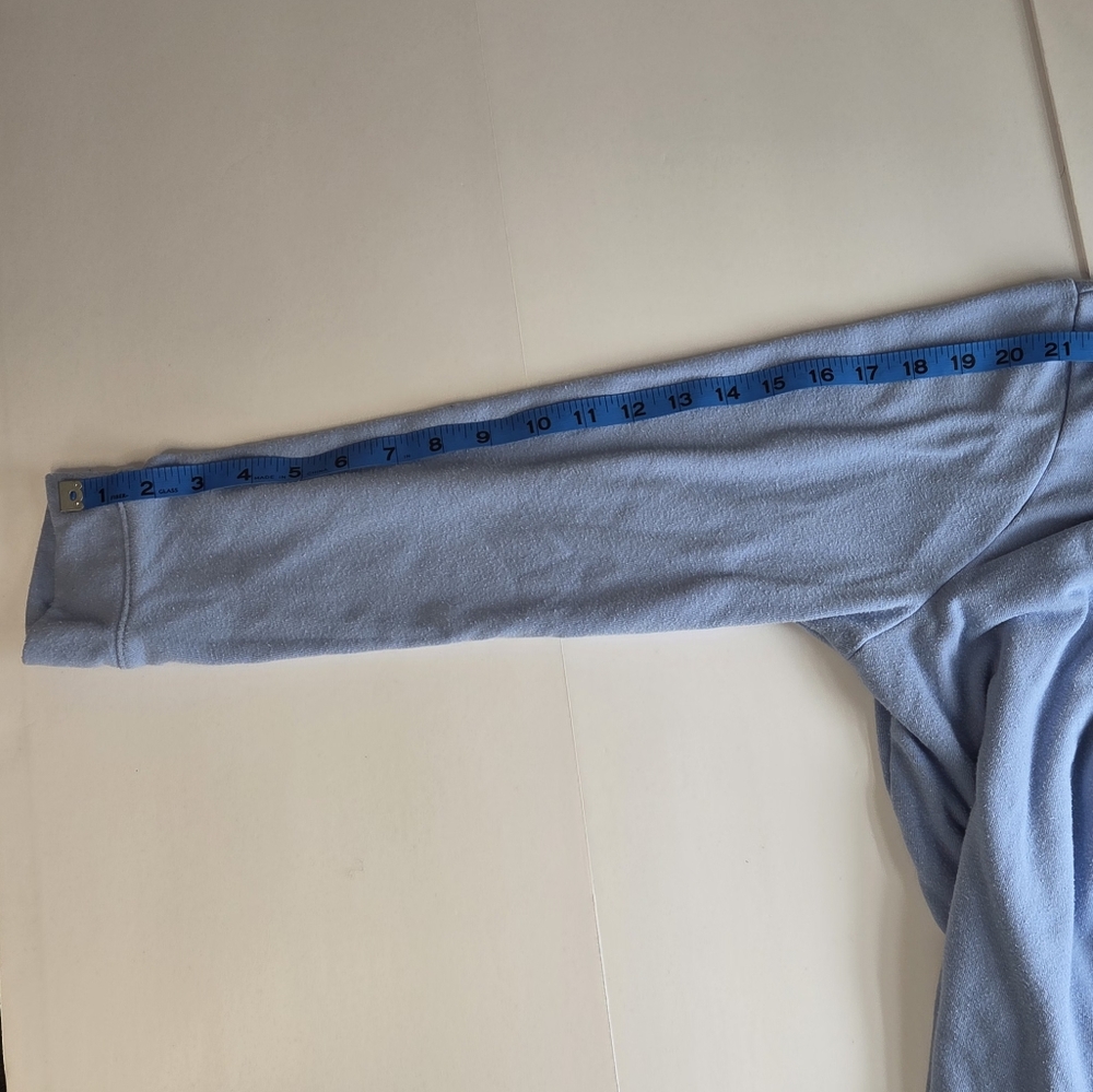 Sold ------ L.L. Bean Baby Blue Crewneck Sweater 19in P2P - Picture 8 of 8